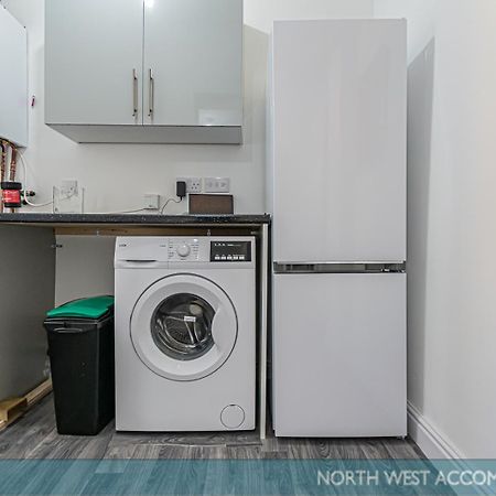Wellfield Serviced Accommodation Уоррингтон Экстерьер фото
