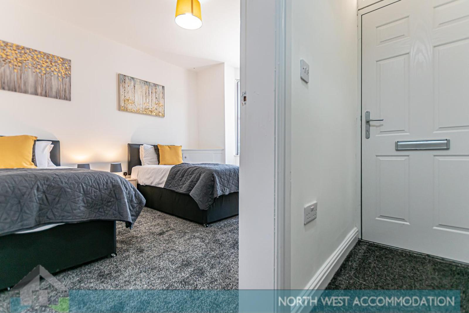 Wellfield Serviced Accommodation Уоррингтон Экстерьер фото