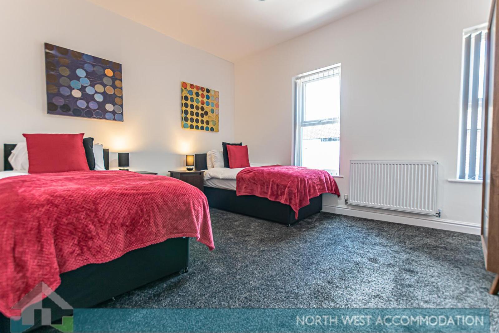 Wellfield Serviced Accommodation Уоррингтон Экстерьер фото