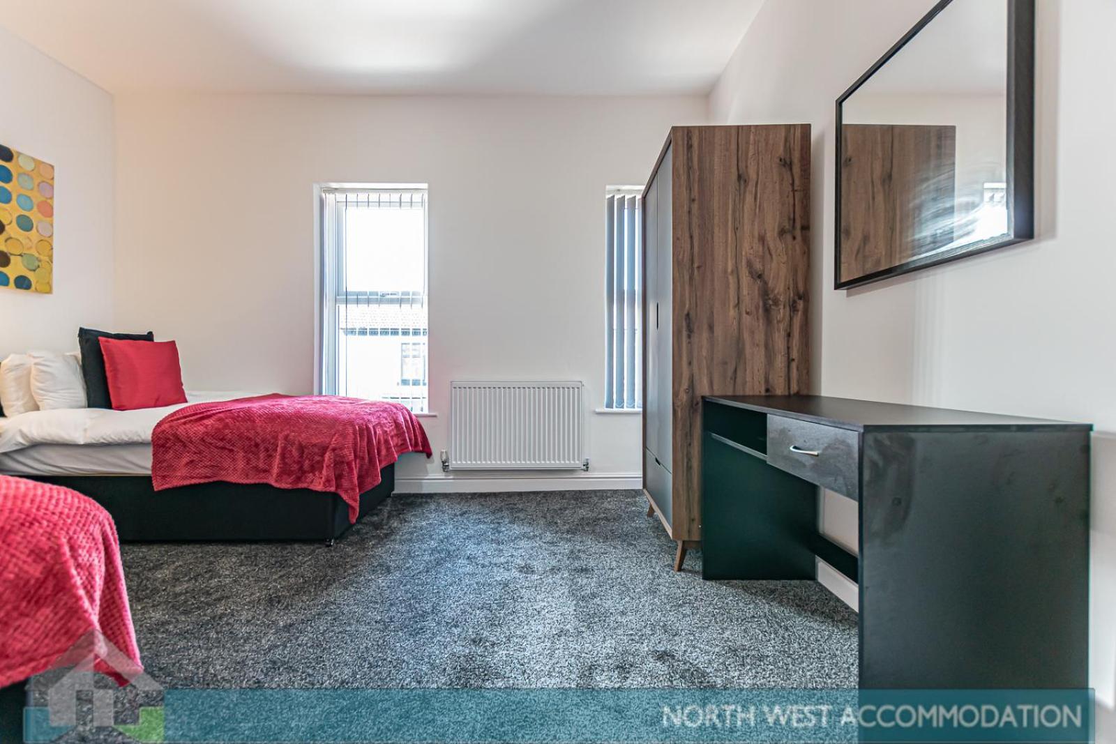 Wellfield Serviced Accommodation Уоррингтон Экстерьер фото